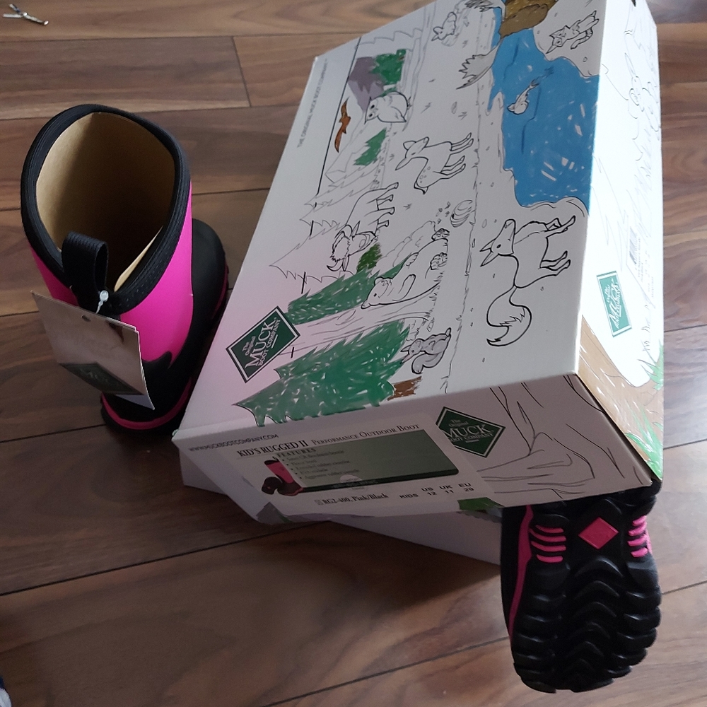 Girl Muk pink arctic boots